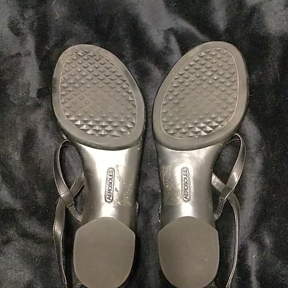 Shoes - Picture 4 of 4